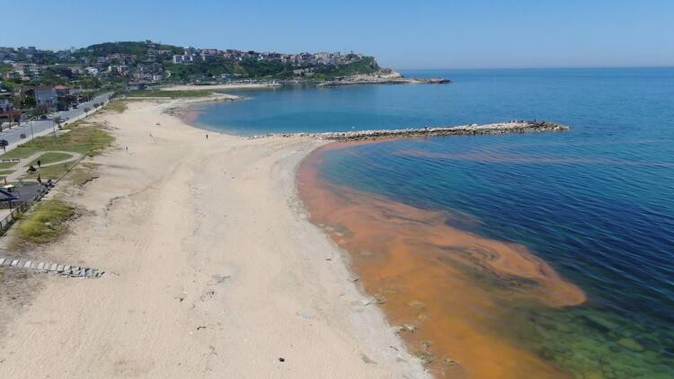Karadeniz'in rengi kızıla döndü