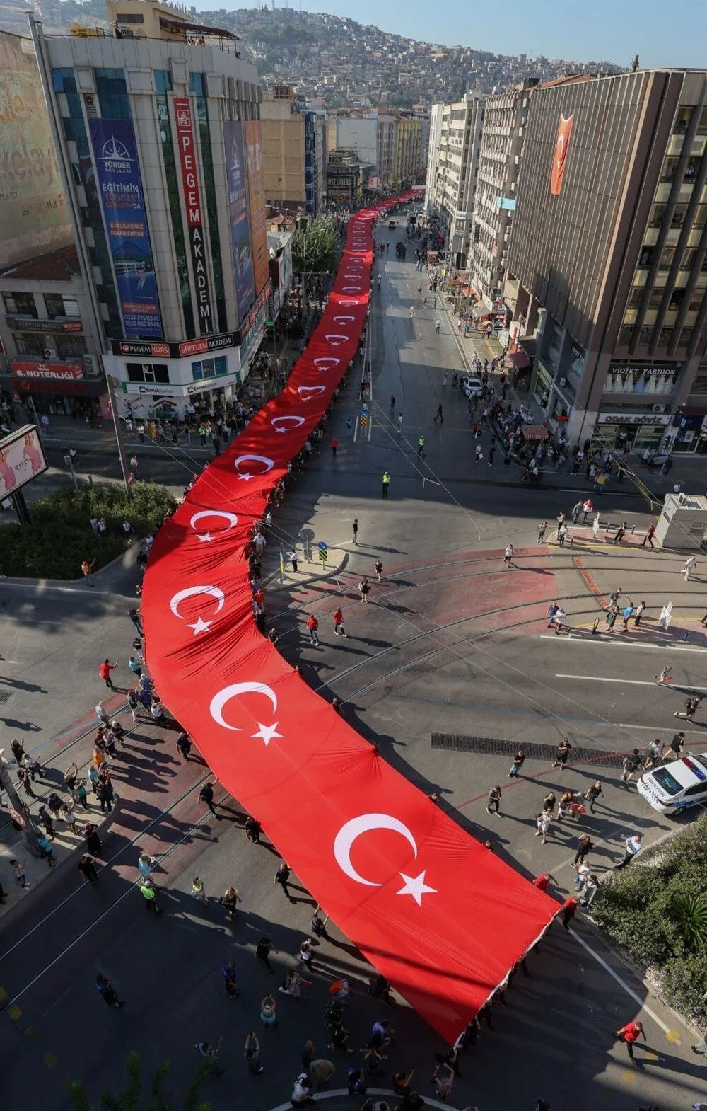 İzmir'de 100. yıl coşkusu yaşanıyor! 