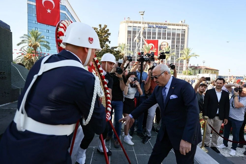 İzmir'de 100. yıl coşkusu yaşanıyor! 