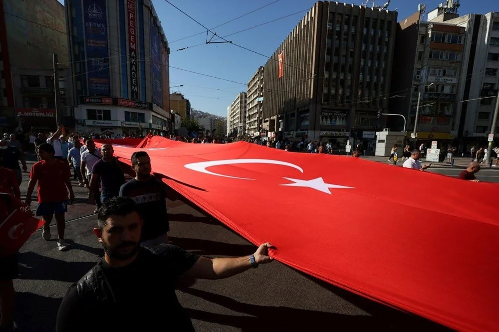 İzmir'de 100. yıl coşkusu yaşanıyor! 