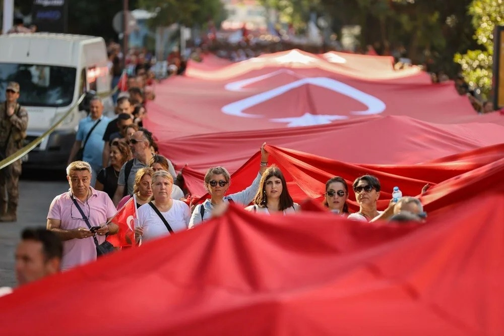 İzmir'de 100. yıl coşkusu yaşanıyor! 