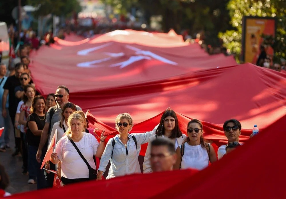 İzmir'de 100. yıl coşkusu yaşanıyor! 