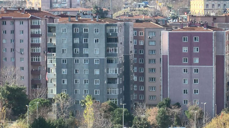 Fahiş aidat ücretlerine site sakinlerinden tepki!