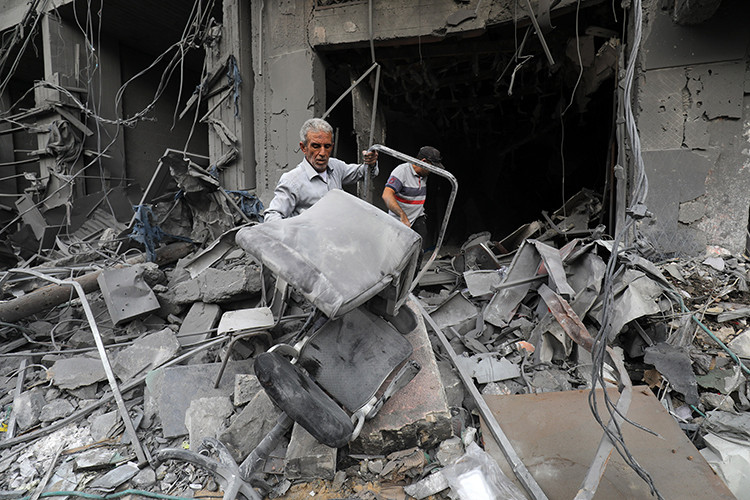 İsrail Gazze'yi enkaza çevirdi