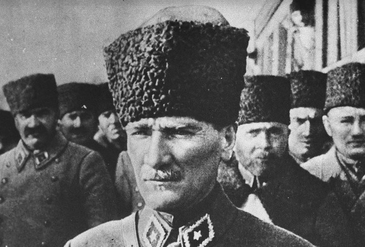 Mustafa Kemal Atatürk'ün portresi: İşte Ata'nın gençlere son selamı...