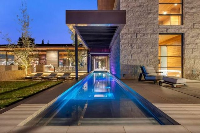 Ünlülerin milyon dolarlık evleri: CEO'dan satılık!