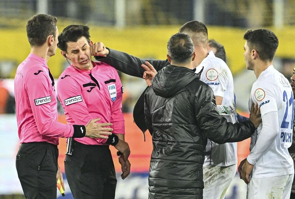 Türk futbolunun utanç gecesi dünya basınında böyle yankılandı!
