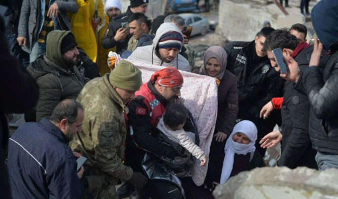 Enkazdan hayata, büyük sevinç... İşte mucize kurtuluşlar
