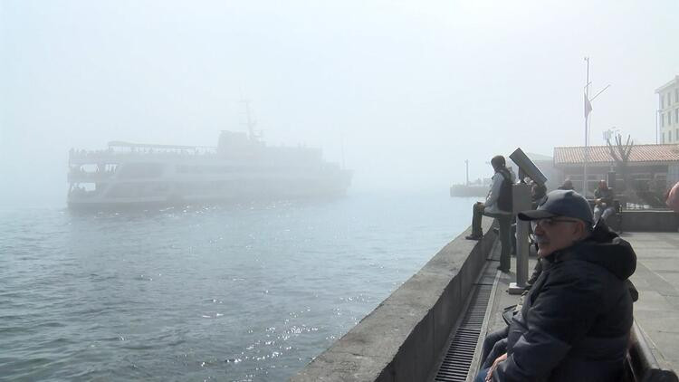 Gemi trafiği durdu: İstanbul Boğazı'nda sis!