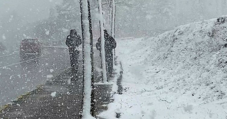 Meteoroloji'den 'karla karışık yağmur' uyarısı: Marmara için saat verildi!