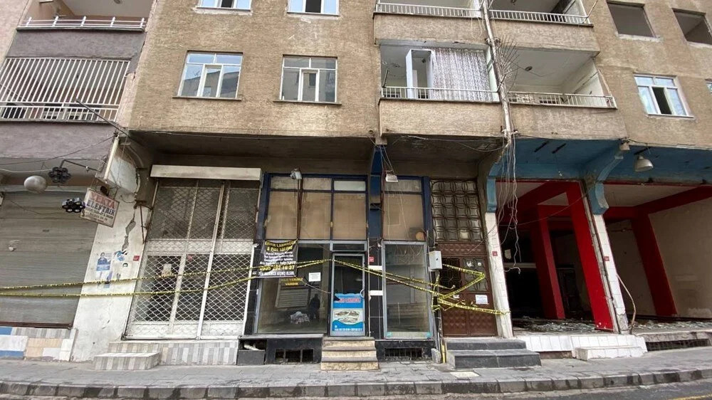 400 bin nüfuslu ilçesi için uyarı: Küçük bir artçıda yıkılabilir!