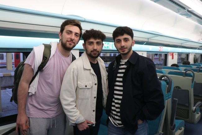 Milli elektrikli tren yolculu seferlerine başladı!