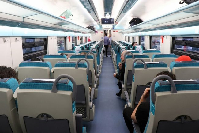 Milli elektrikli tren yolculu seferlerine başladı!