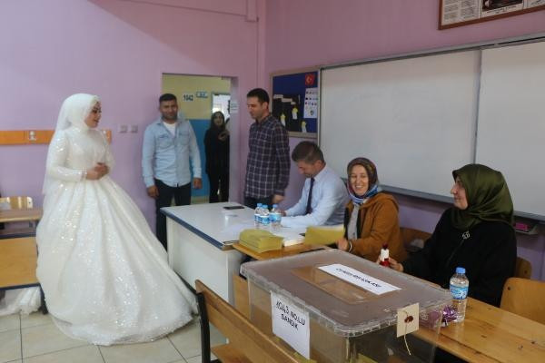 Sandık başından ilginç kareler