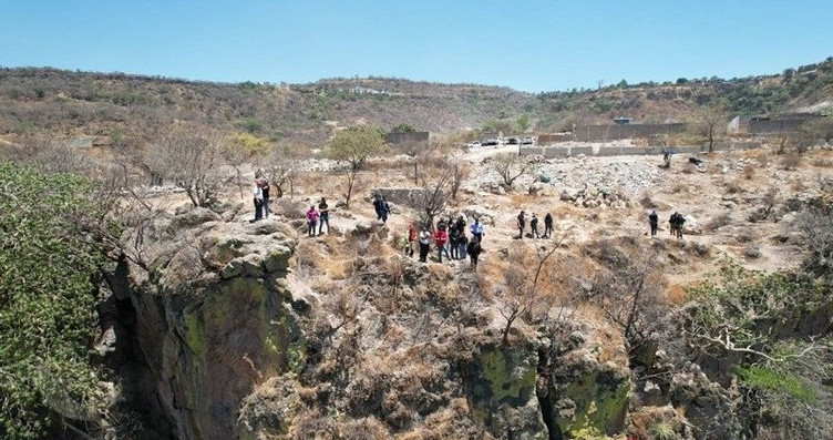 Akılalmaz olay: 15 milyon dolarlık evinin altına gömülü bulundu!