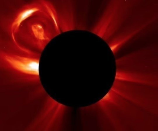 NASA tarih verdi: Dünya karanlığa gömülebilir!