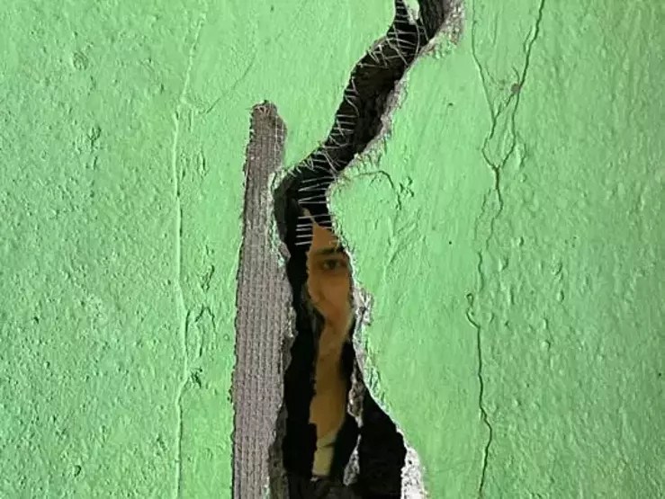 Hakkari'de deprem sonrası 28 evde çatlak!