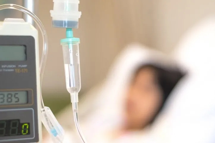 Kanserin ilk belirtisi ellerde ortaya çıkıyor!