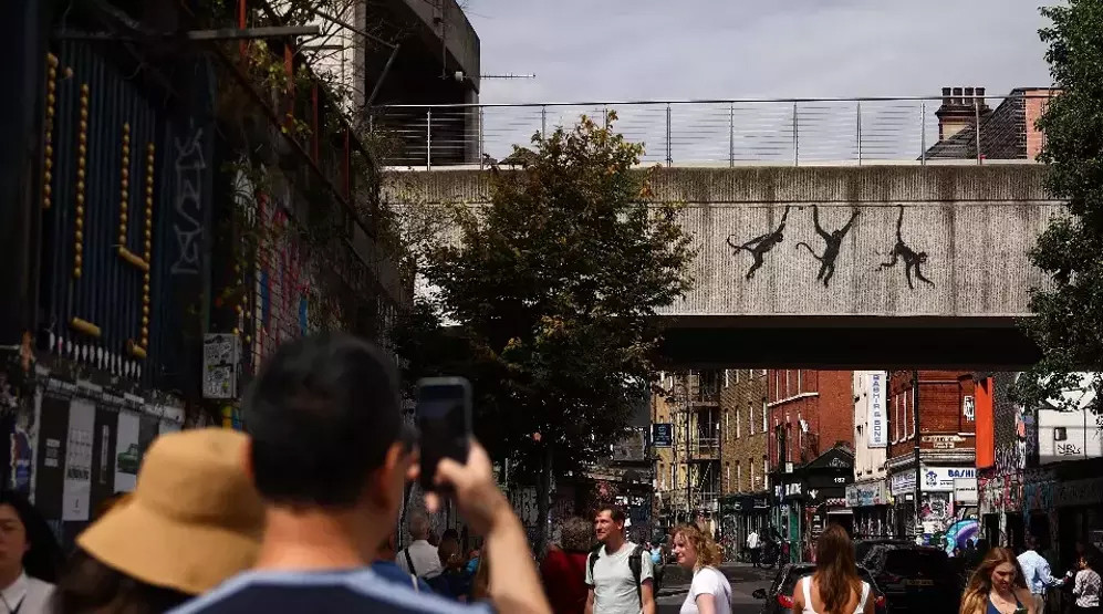 3 yeni eserde gizemli mesaj: Banksy fırtınası!