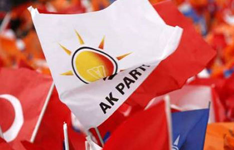 Üç seçmenden ikisi cebine bakarak oy atıyor