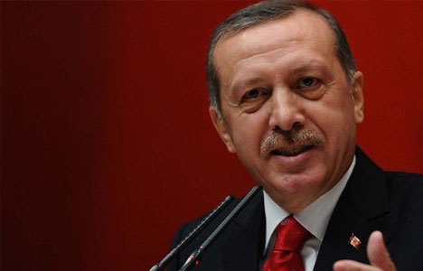 Üç seçmenden ikisi cebine bakarak oy atıyor