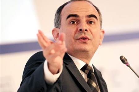 Sıcak para faiz için geliyor