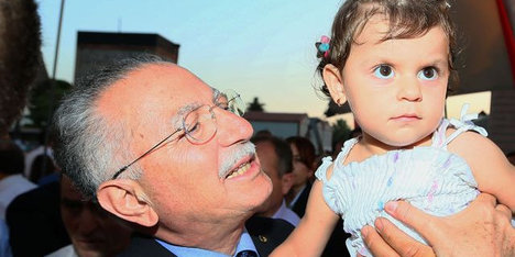 Erdoğan, İhsanoğlu ve Demirtaş'a bağış yağıyor