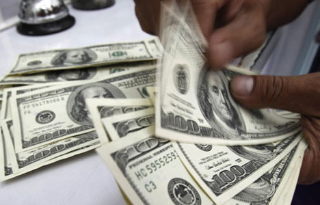Dolar duruldu, euro değerlendi, TL yine kaybetti