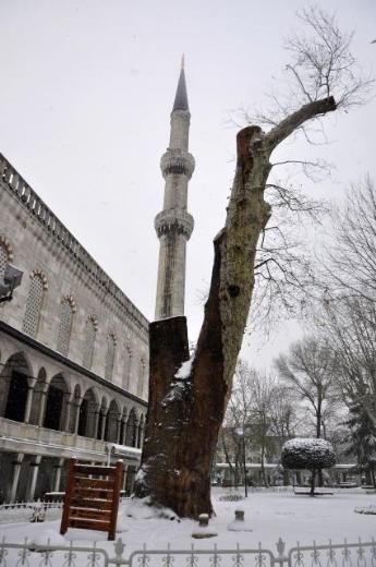 Uludağ'da 120 İstanbul'da 60 cm Kar