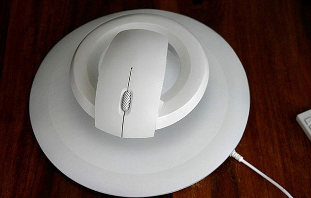 Uçan mouse yaptı! 