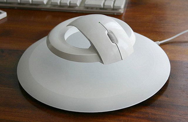 Uçan mouse yaptı! 
