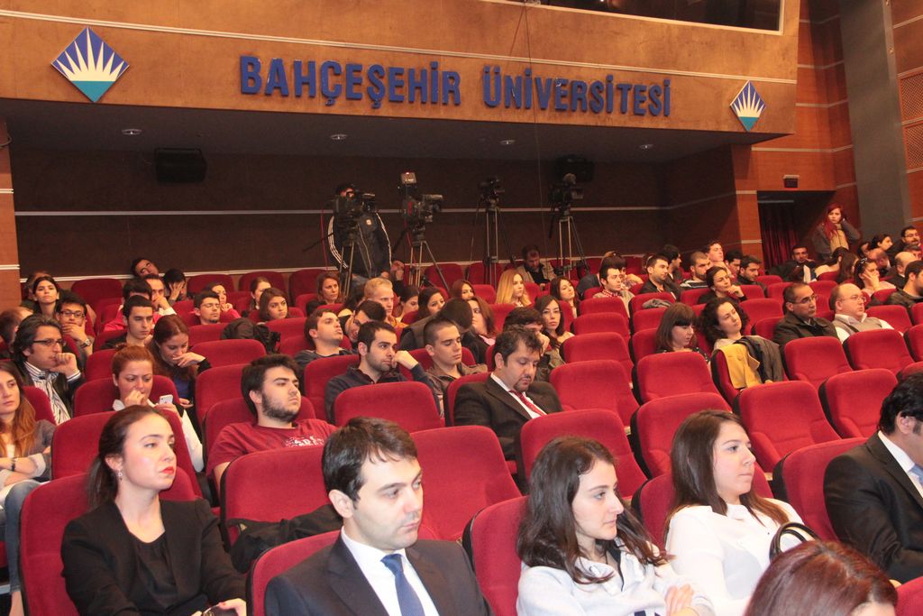 Bahçesehir ünv finans uygulama merkezi açildi