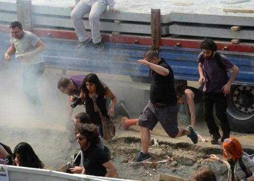 Polisin Gezi Parkı müdahalesi herkesi etkiledi