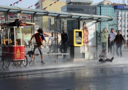 Polisin Gezi Parkı müdahalesi herkesi etkiledi