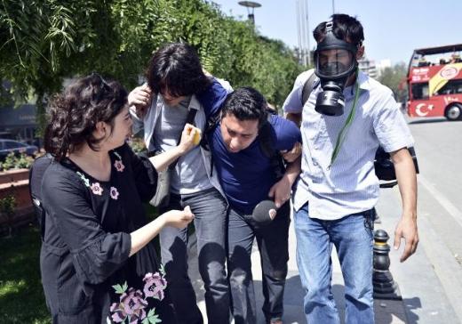 Polisin Gezi Parkı müdahalesi herkesi etkiledi