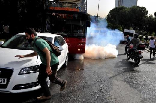 Polisin Gezi Parkı müdahalesi herkesi etkiledi