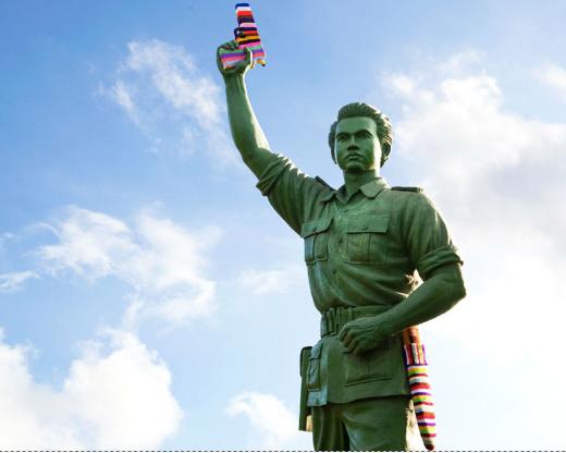En renkli direniş Yarnbombing