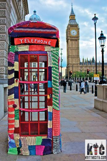 En renkli direniş Yarnbombing