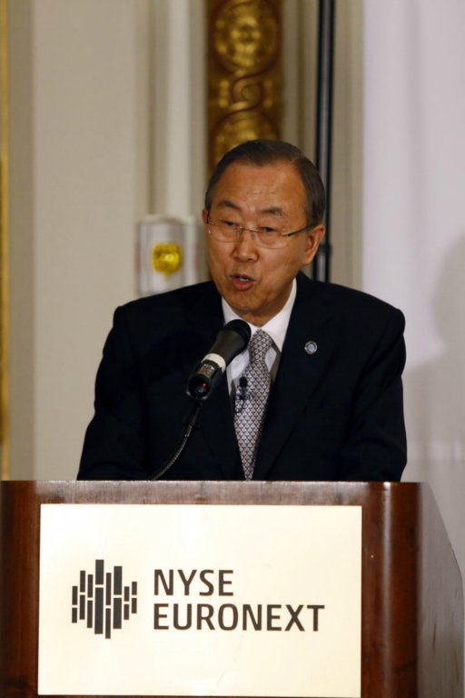  Ban Ki-mun, New York Borsası'nın kapanış gongunu çaldı 