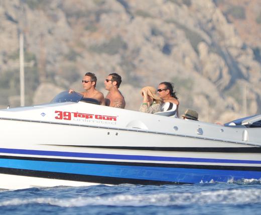 Ali Koç ve ailesi tatilde