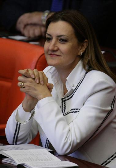 İşte AK Parti'de aday olamayacak 73 isim
