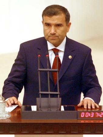 İşte AK Parti'de aday olamayacak 73 isim