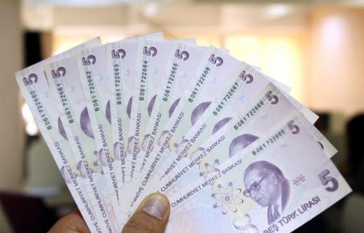 Emeklinin maaşı özel bankaları cezbediyor
