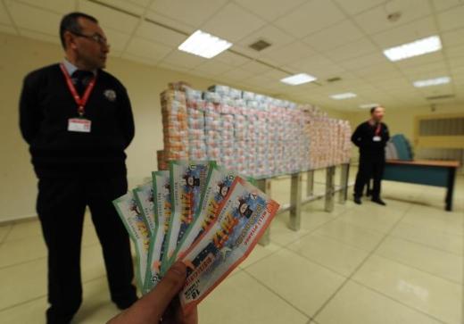 Emeklinin maaşı özel bankaları cezbediyor