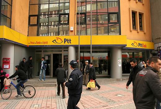 Emeklinin maaşı özel bankaları cezbediyor