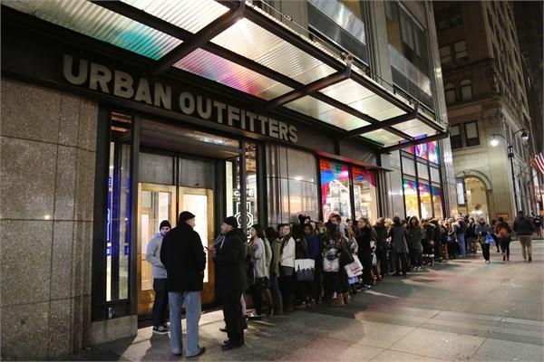 Dev alışveriş çılgınlığı başladı