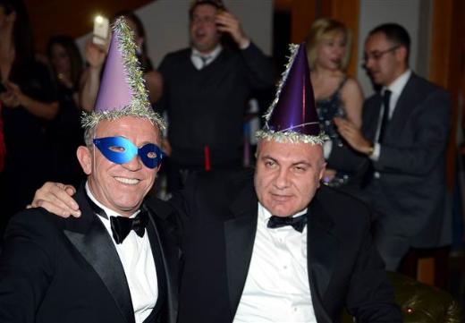 Ağaoğlu 'Vur patlasın çal oynasın' dedi