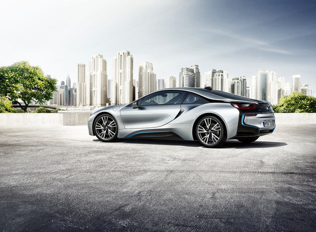 BMW i8'den süper fotoğraflar