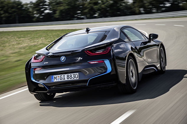 BMW i8'den süper fotoğraflar