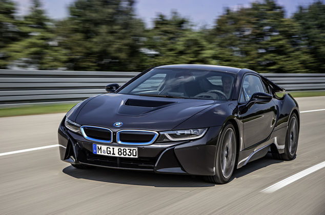 BMW i8'den süper fotoğraflar